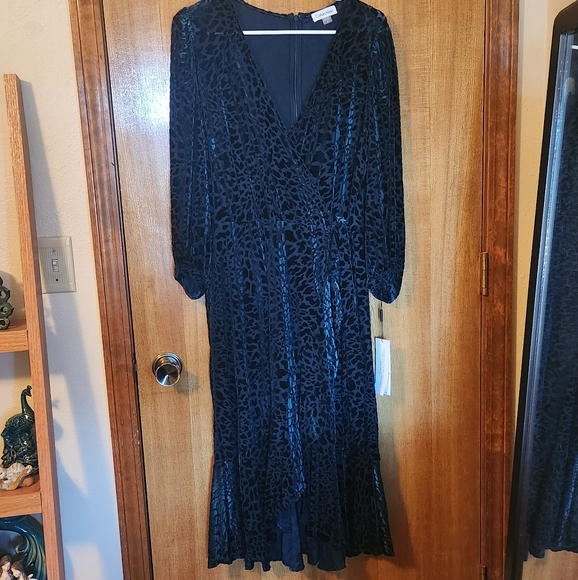 Calvin Klein Green Velvet Leopard Print Dress Size 8 - Picture 3 of 12